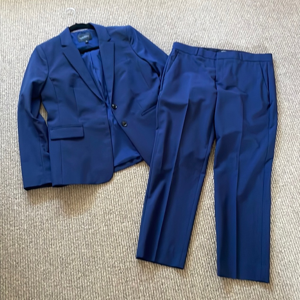 Banana Republic long and lean blazer size 8 and flat front trouser size 6